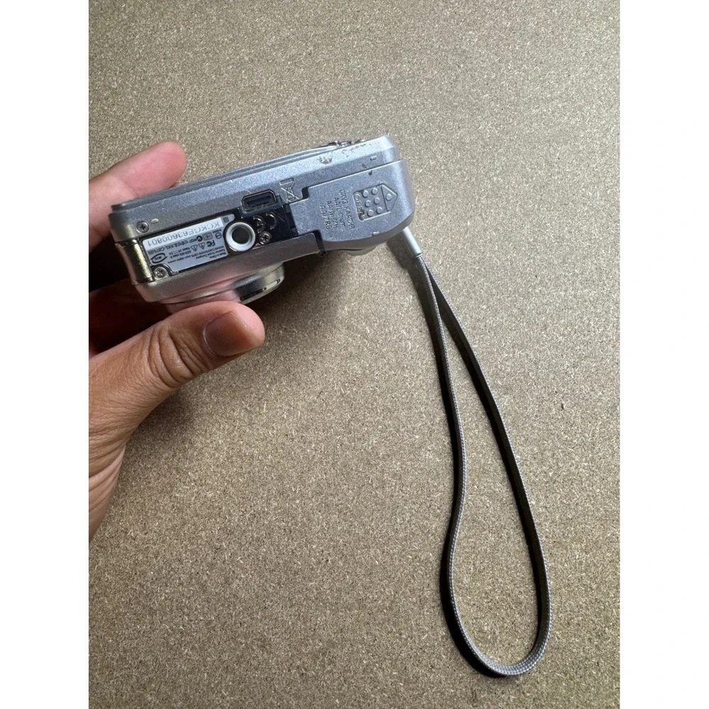 Kodak EasyShare C875 Silver Digital Camera 8.0MP 5X Optical Zoom Schneider Lens